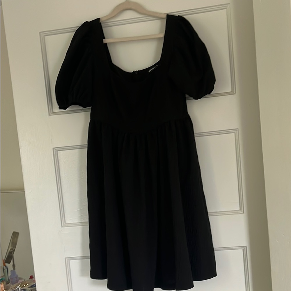 SHEIN Black Puff Sleeve Dress